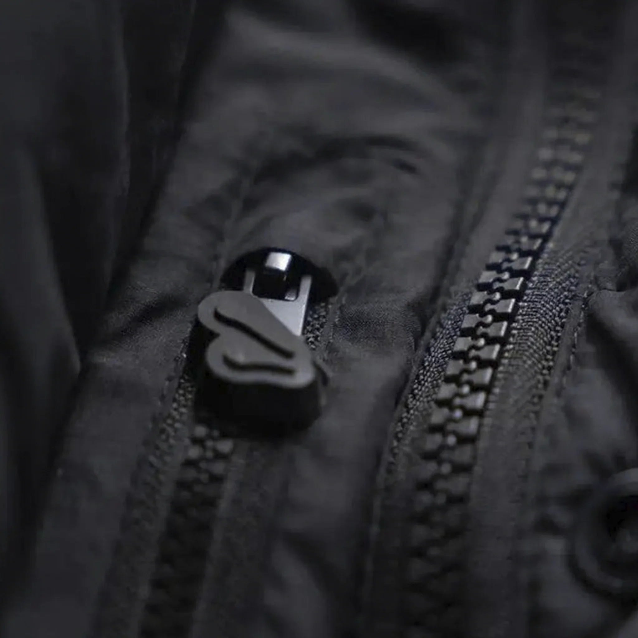 SYNA JACKET (BLACK/BLACK)