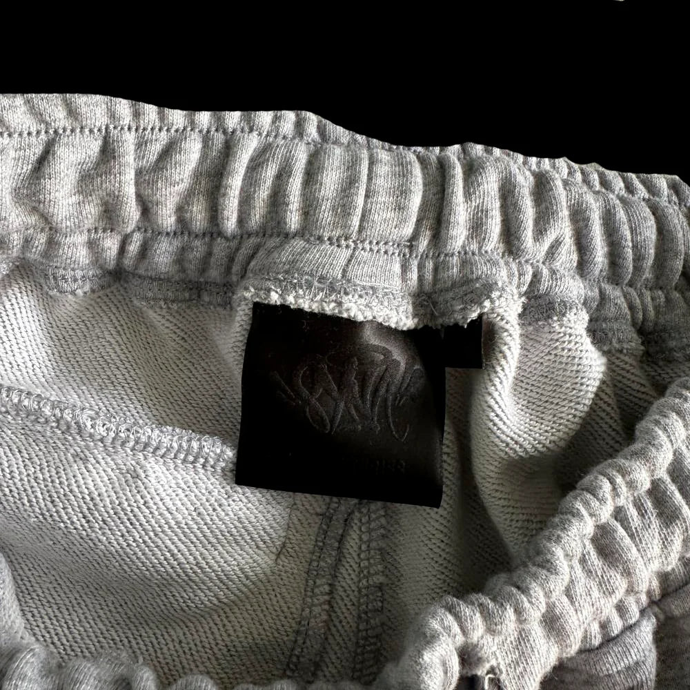 SYNA T-SHIRT & SHORTS LOGO SET (GREY)