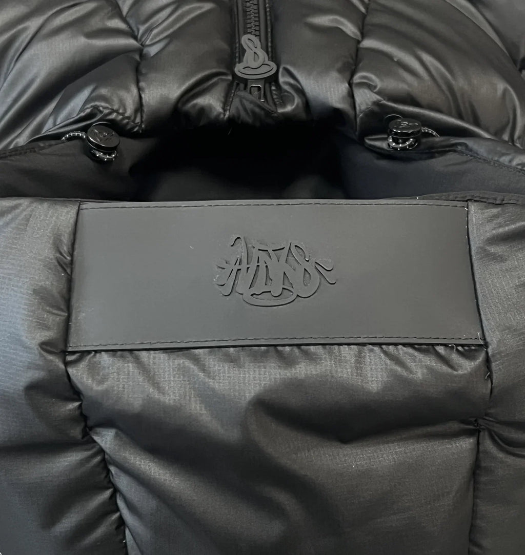 SYNA WAVE PUFFER JACKET (BLACK)