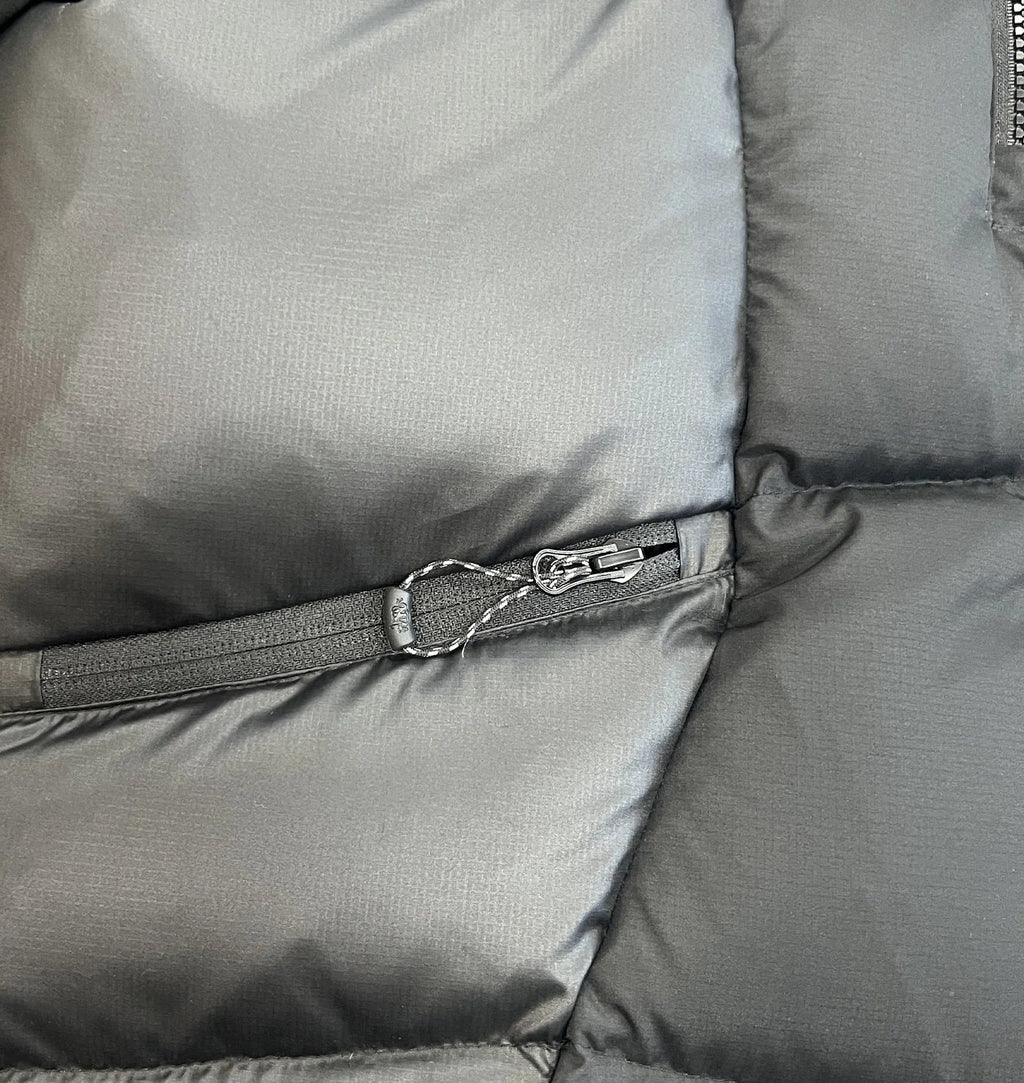 SYNA WAVE PUFFER JACKET (BLACK)