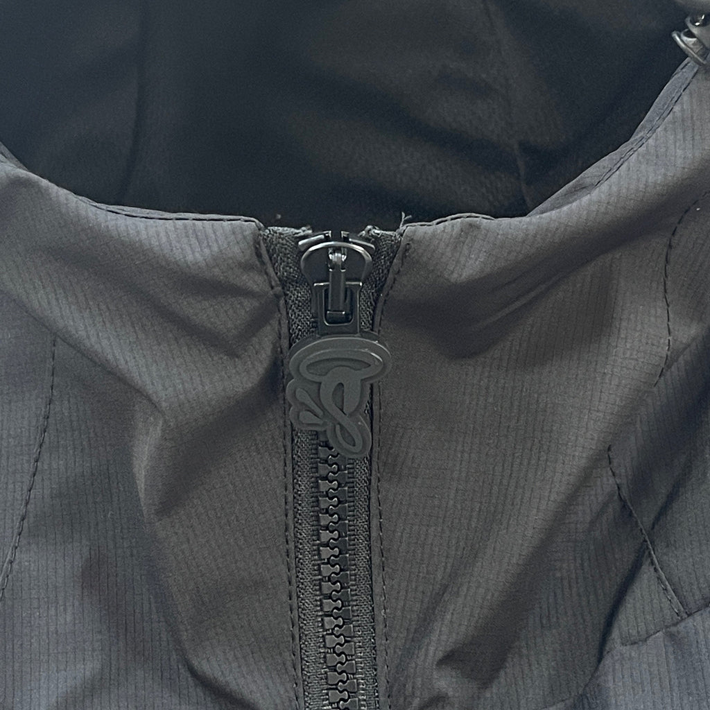 SYNA VORTEX WOVEN JACKET (BLACKOUT)