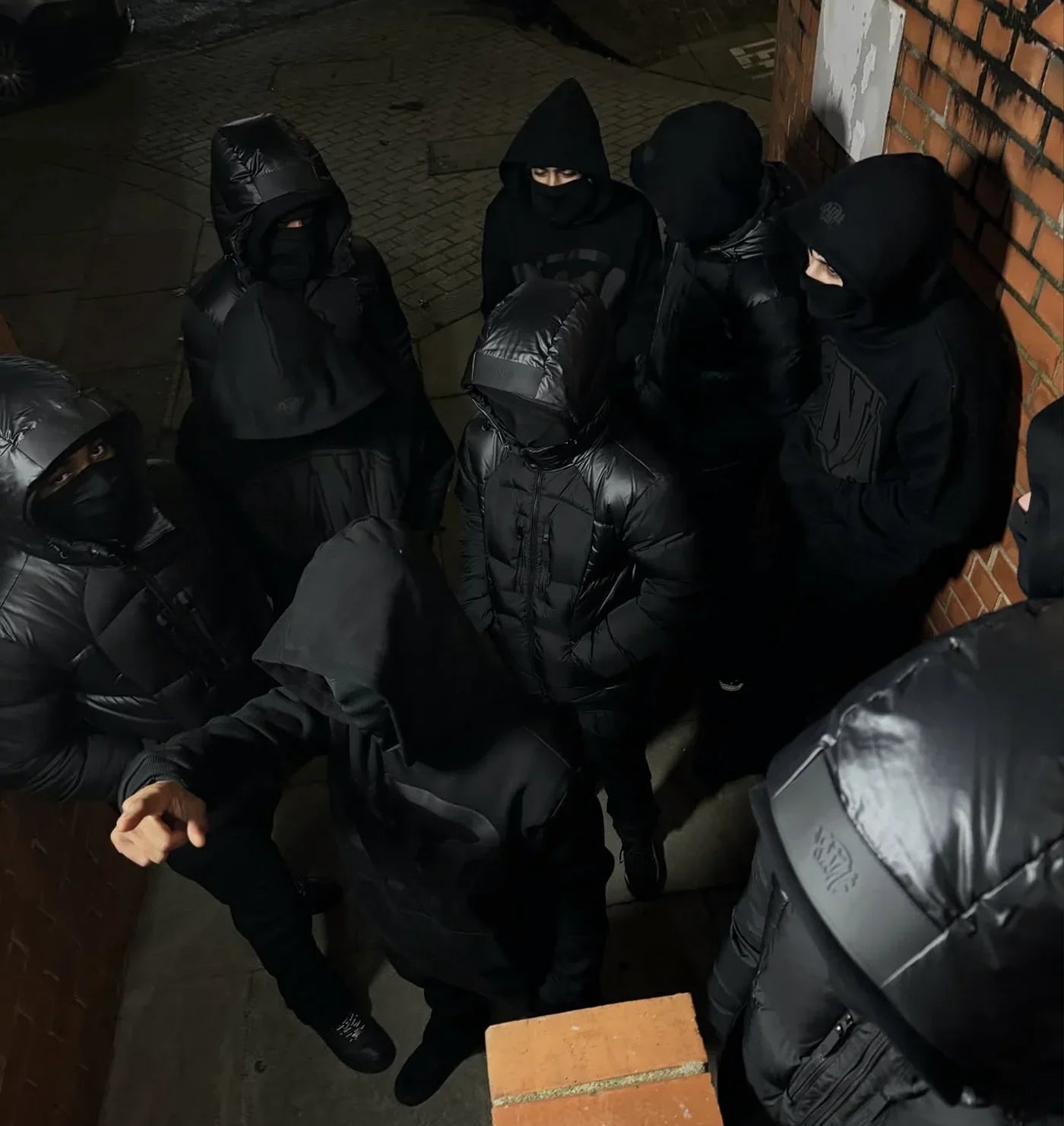 SYNA WAVE PUFFER JACKET (BLACK)