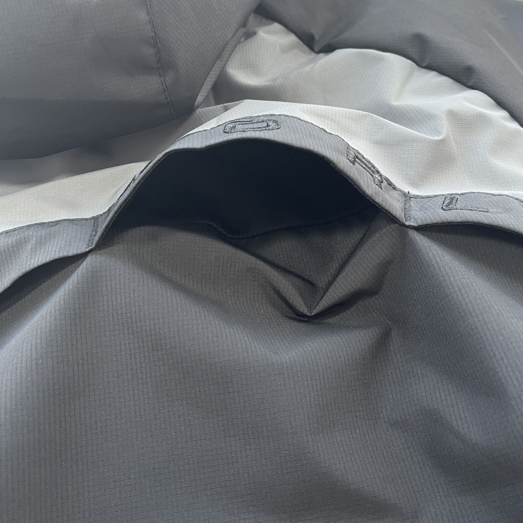 SYNA VORTEX WOVEN JACKET (BLACKOUT)