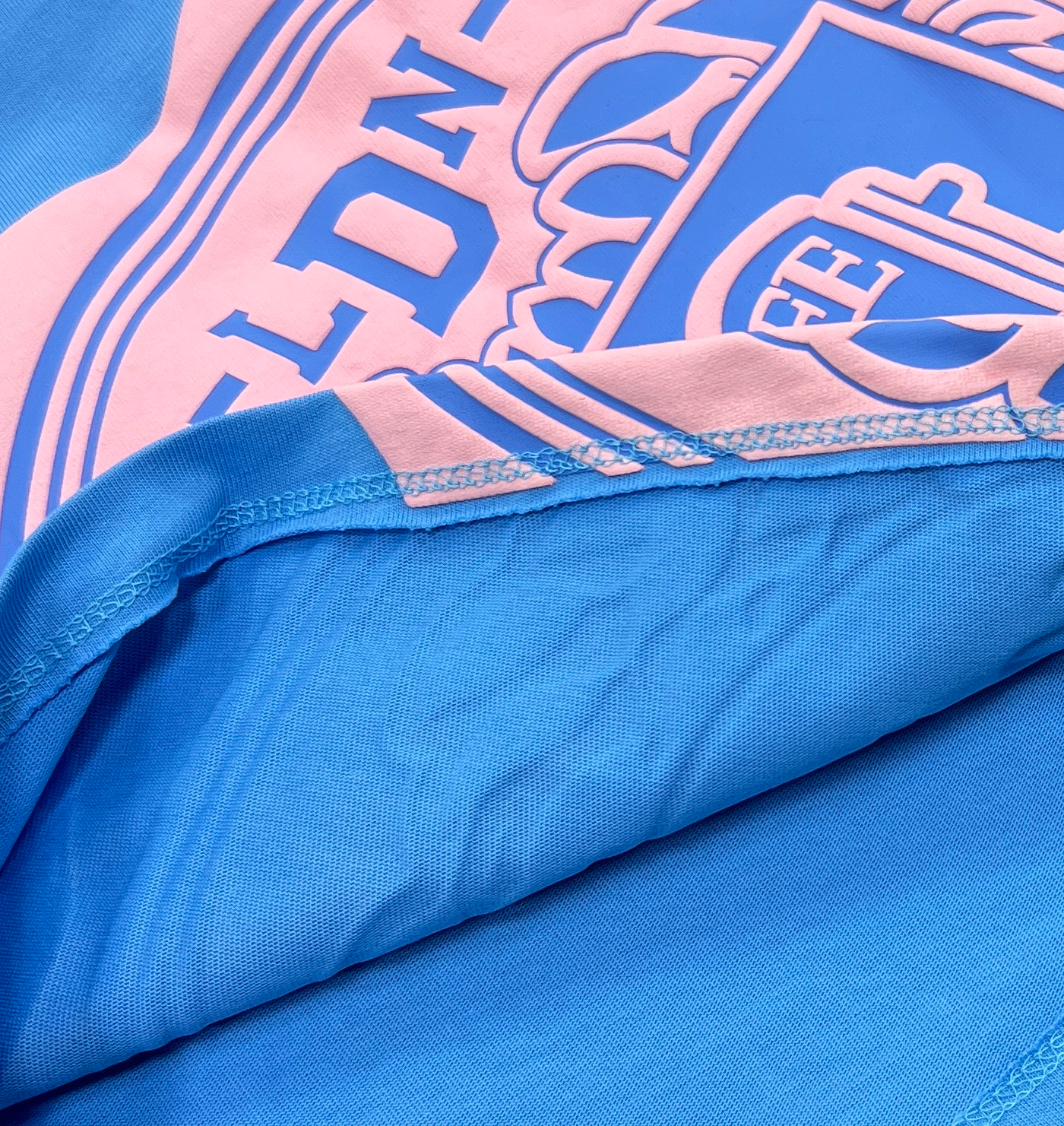 SYNA COLLEGE TEE (BLUE/PINK)