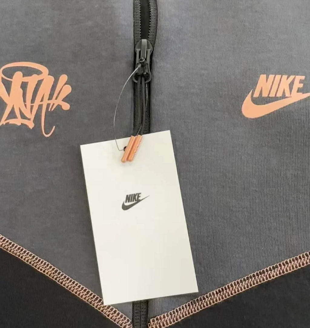 SYNA CENTRAL CEE X TECH FLEECE SET-(SYNA WORLD)