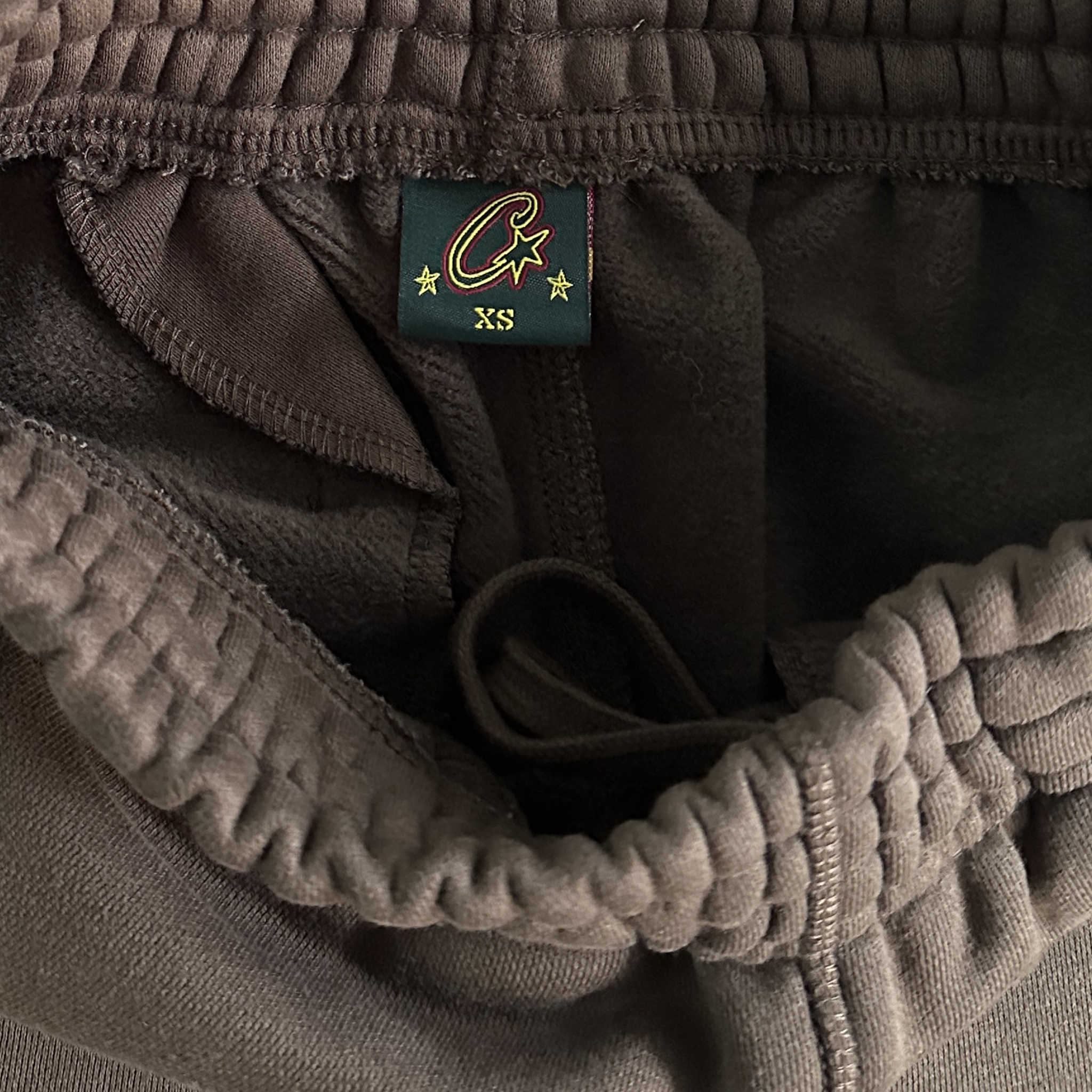 CORTEIZ ISLAND PUFF PRINT ZIP TRACKSUIT (BROWN)