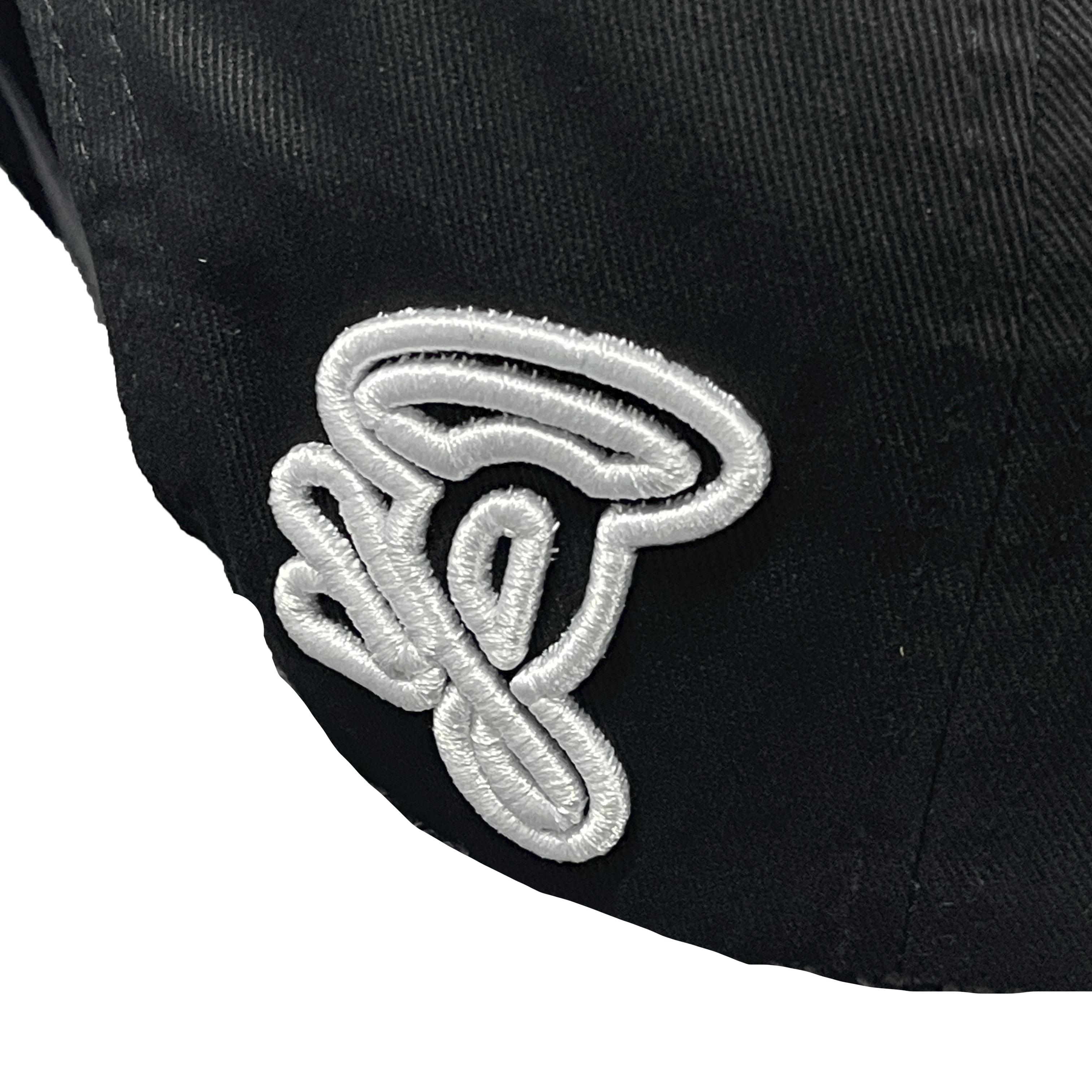 SYNA WORLD STAR CAP (BLACK)