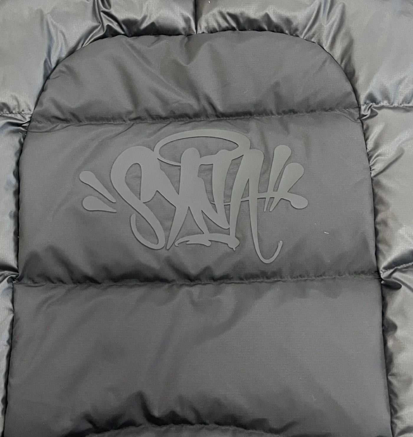 SYNA WAVE PUFFER JACKET (BLACK)