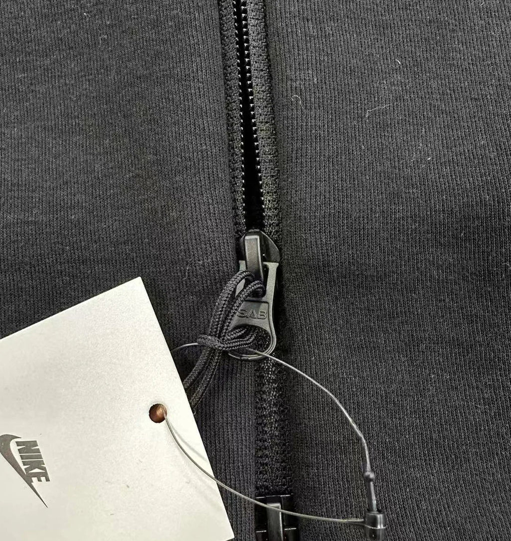 SYNA CENTRAL CEE X TECH FLEECE SET-(SYNA WORLD)