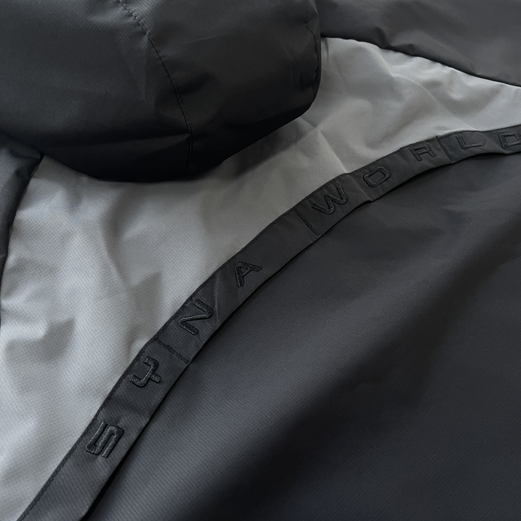 SYNA VORTEX WOVEN JACKET (BLACKOUT)
