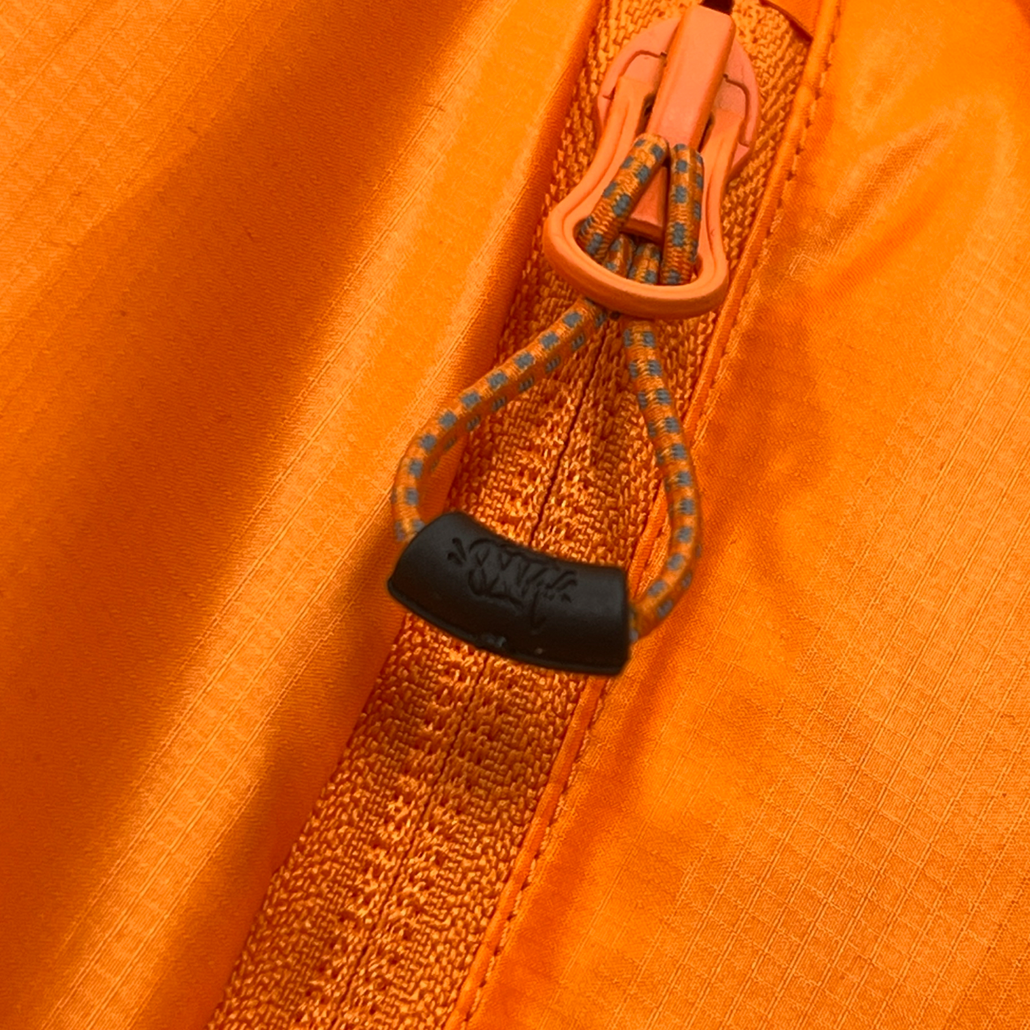 SYNA WORLD WAVE PUFFER JACKET (ORANGE)